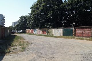 Předejte zdarma garáže, jinak čekejte soud. V Brně se brání údajnému nátlaku radnice - Novinky